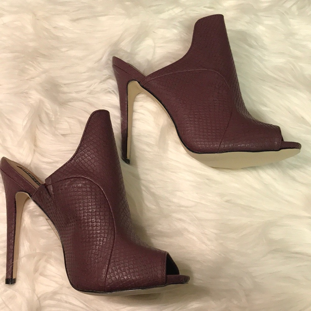 Izabella Rue Meryl Wine Mules